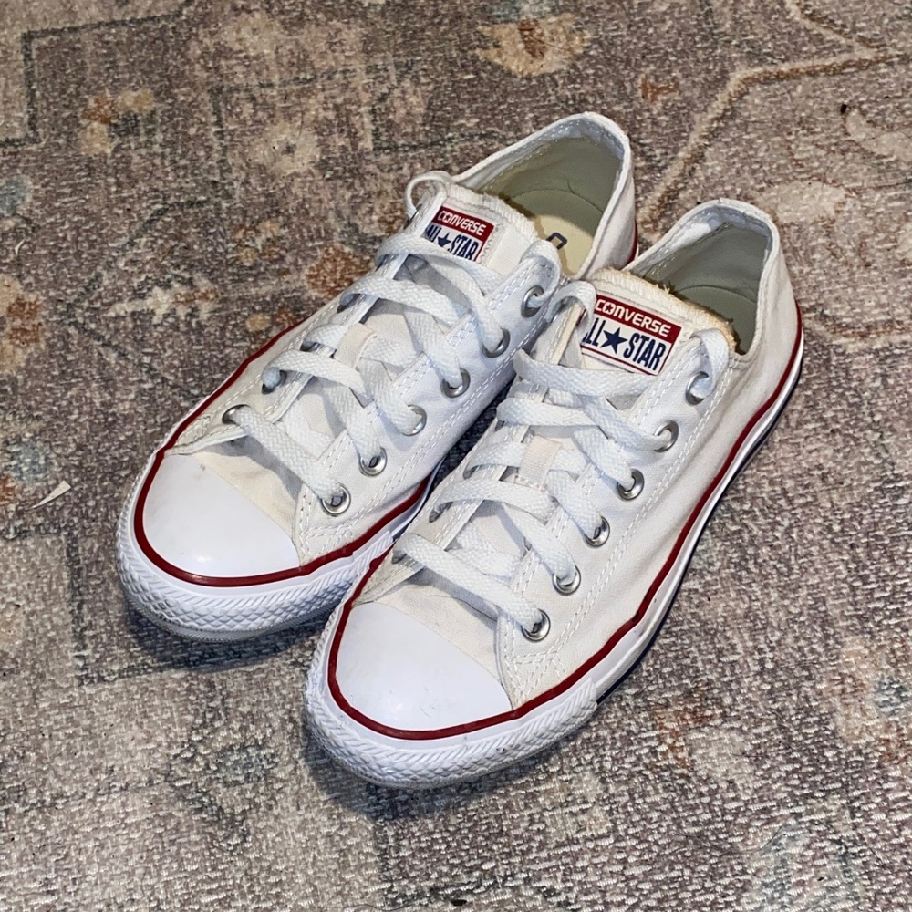 Converse White Low Top Sneakers Size 8